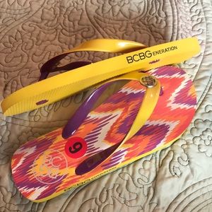 BCBG Generation Sandals Flip Flops Size 6